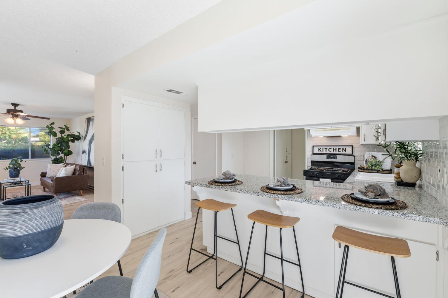 4779 N Cedar Ave #105, Fresno, CA 93726