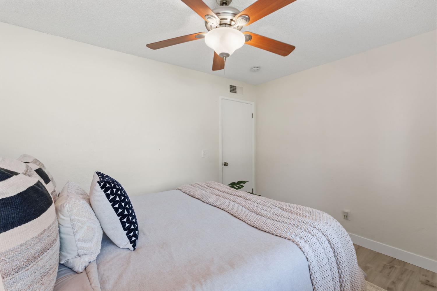 4779 N Cedar Ave #105, Fresno, CA 93726