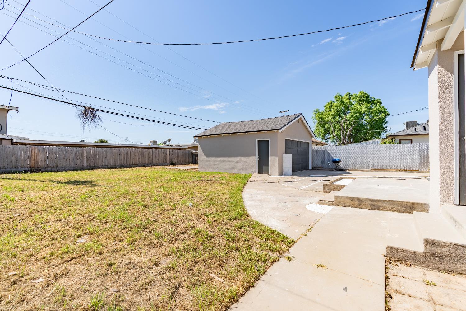 535 W Terrace Ave, Fresno, CA 93705
