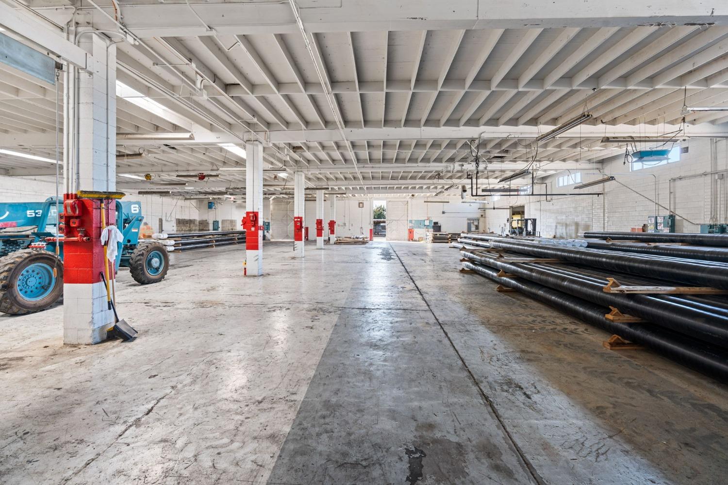 1324 Academy Ave, Sanger, CA 93657