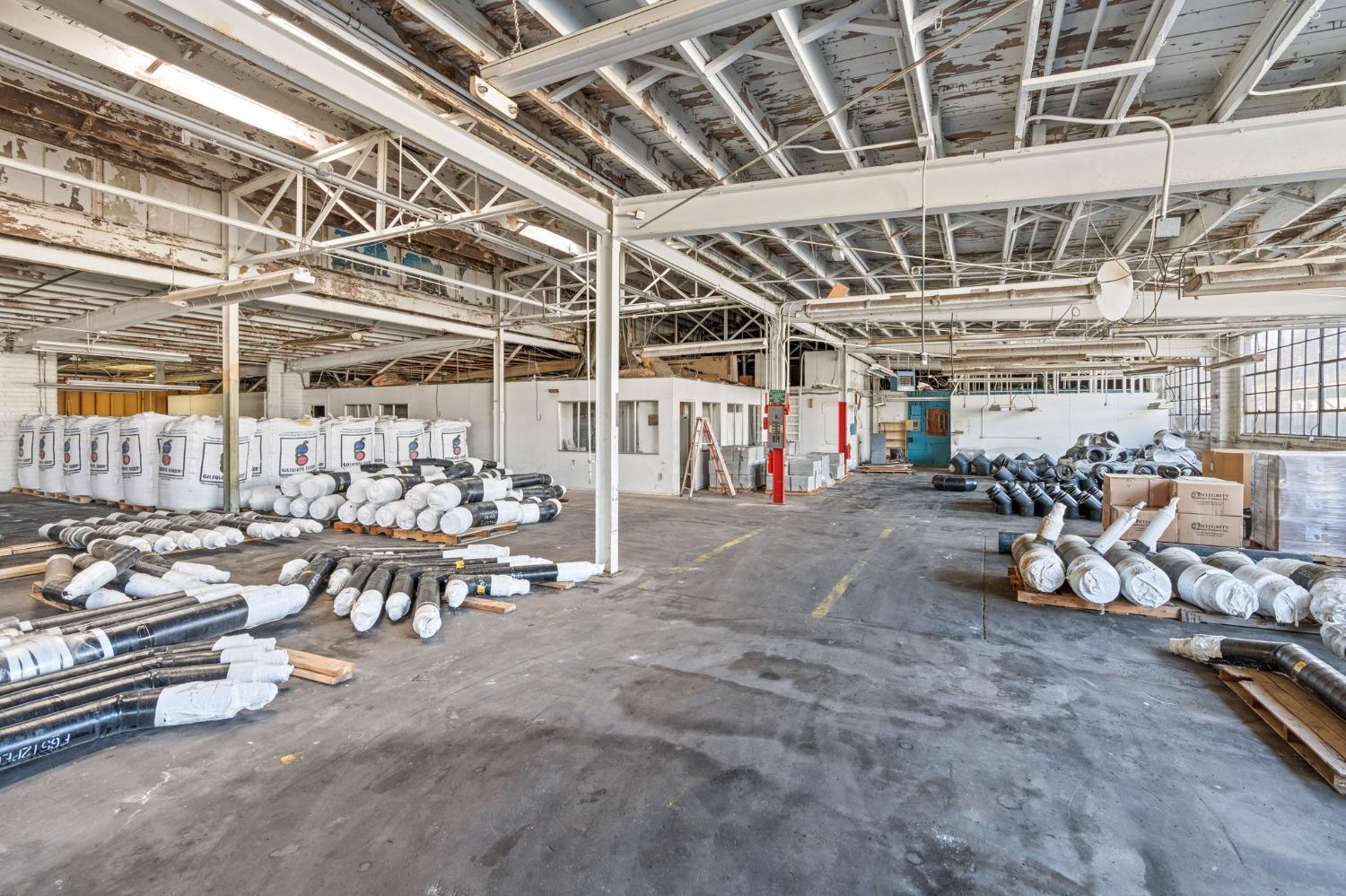 1324 Academy Ave, Sanger, CA 93657