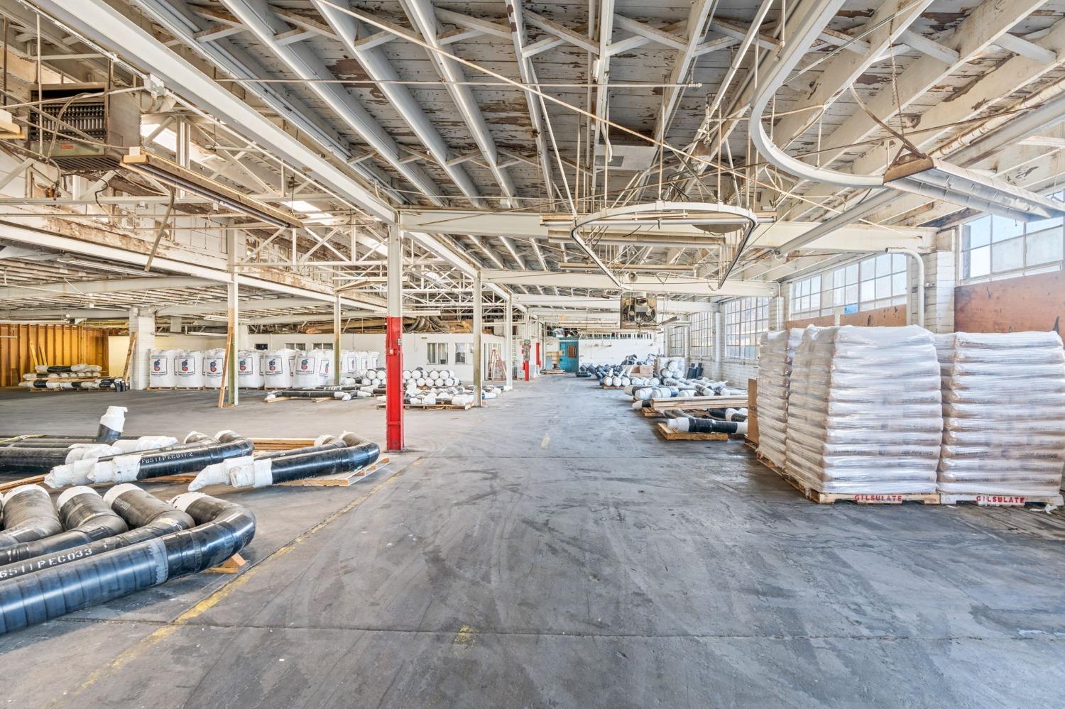 1324 Academy Ave, Sanger, CA 93657