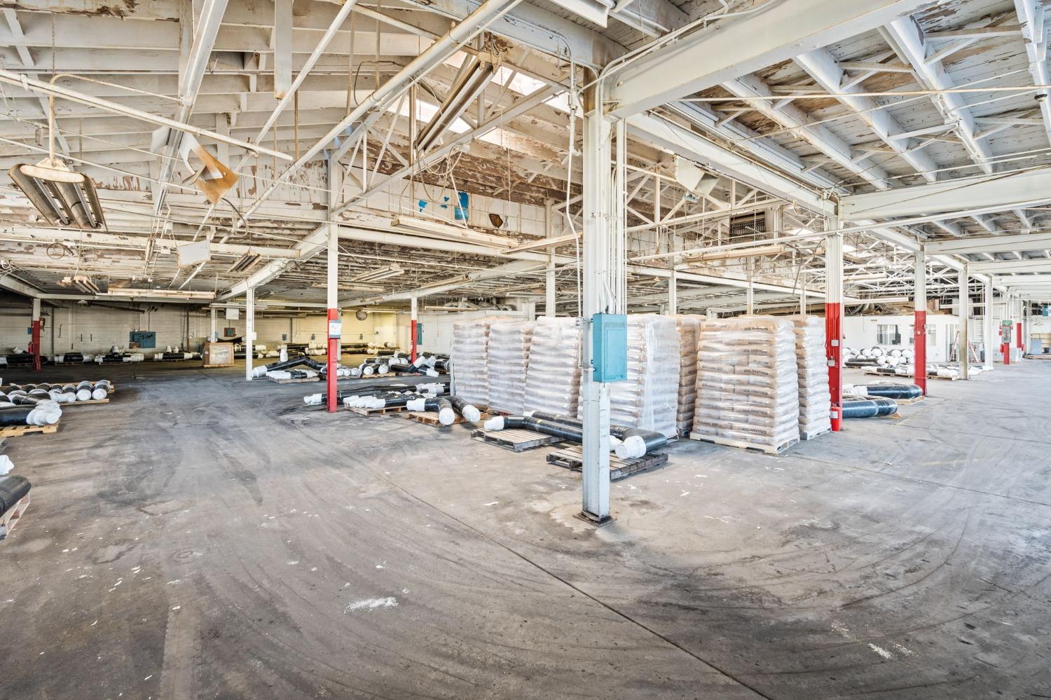 1324 Academy Ave, Sanger, CA 93657