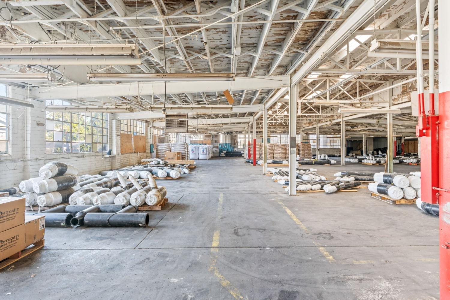 1324 Academy Ave, Sanger, CA 93657