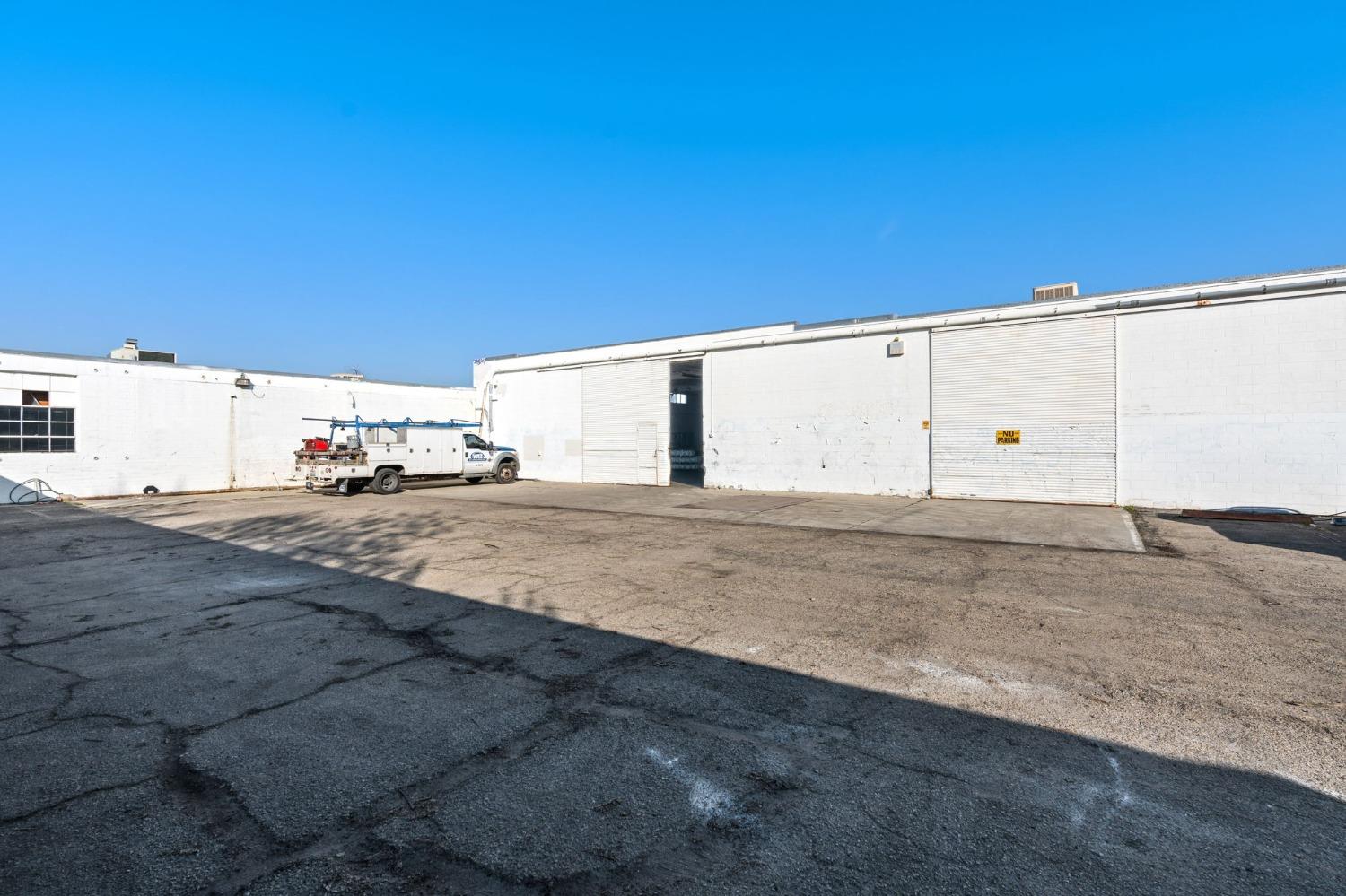 1324 Academy Ave, Sanger, CA 93657