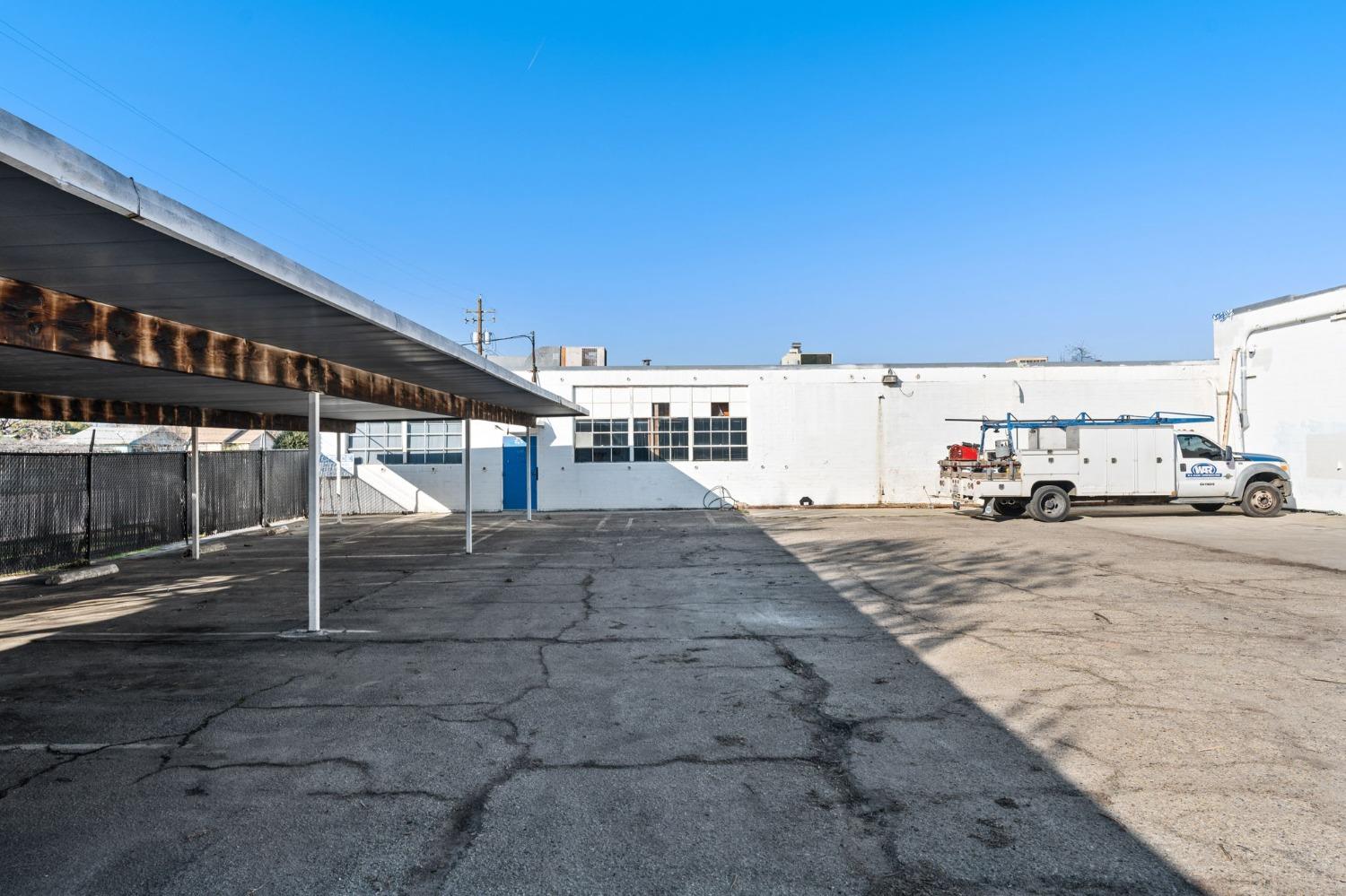 1324 Academy Ave, Sanger, CA 93657