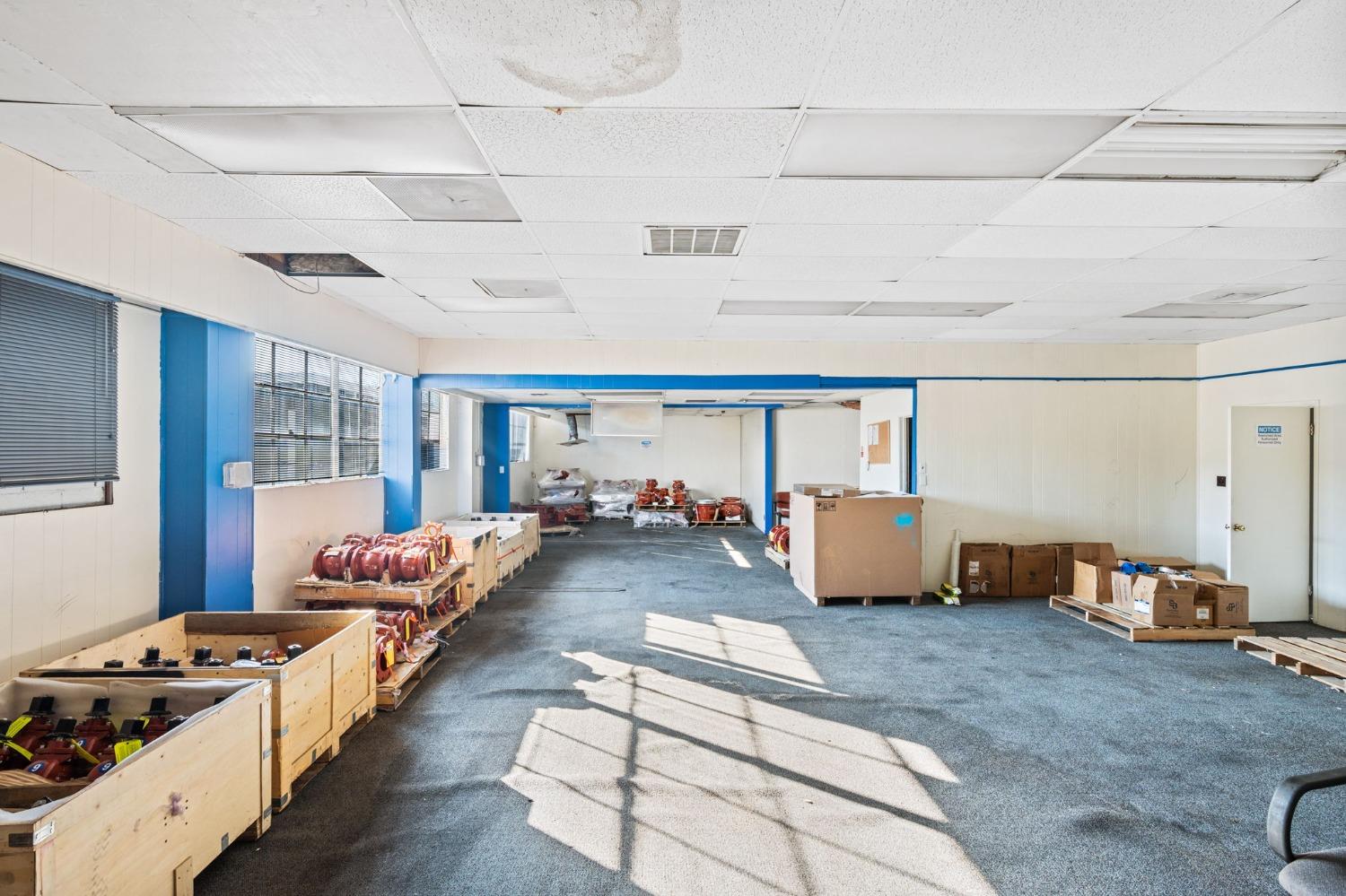 1324 Academy Ave, Sanger, CA 93657