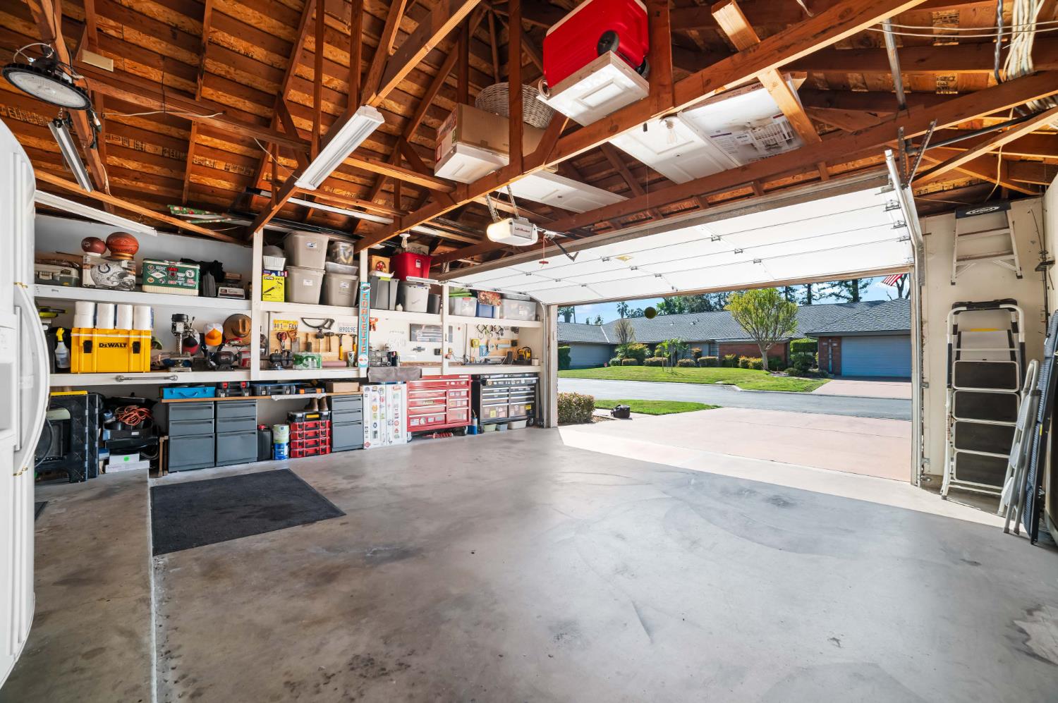 6301 N Palm Ave, Fresno, CA 93704