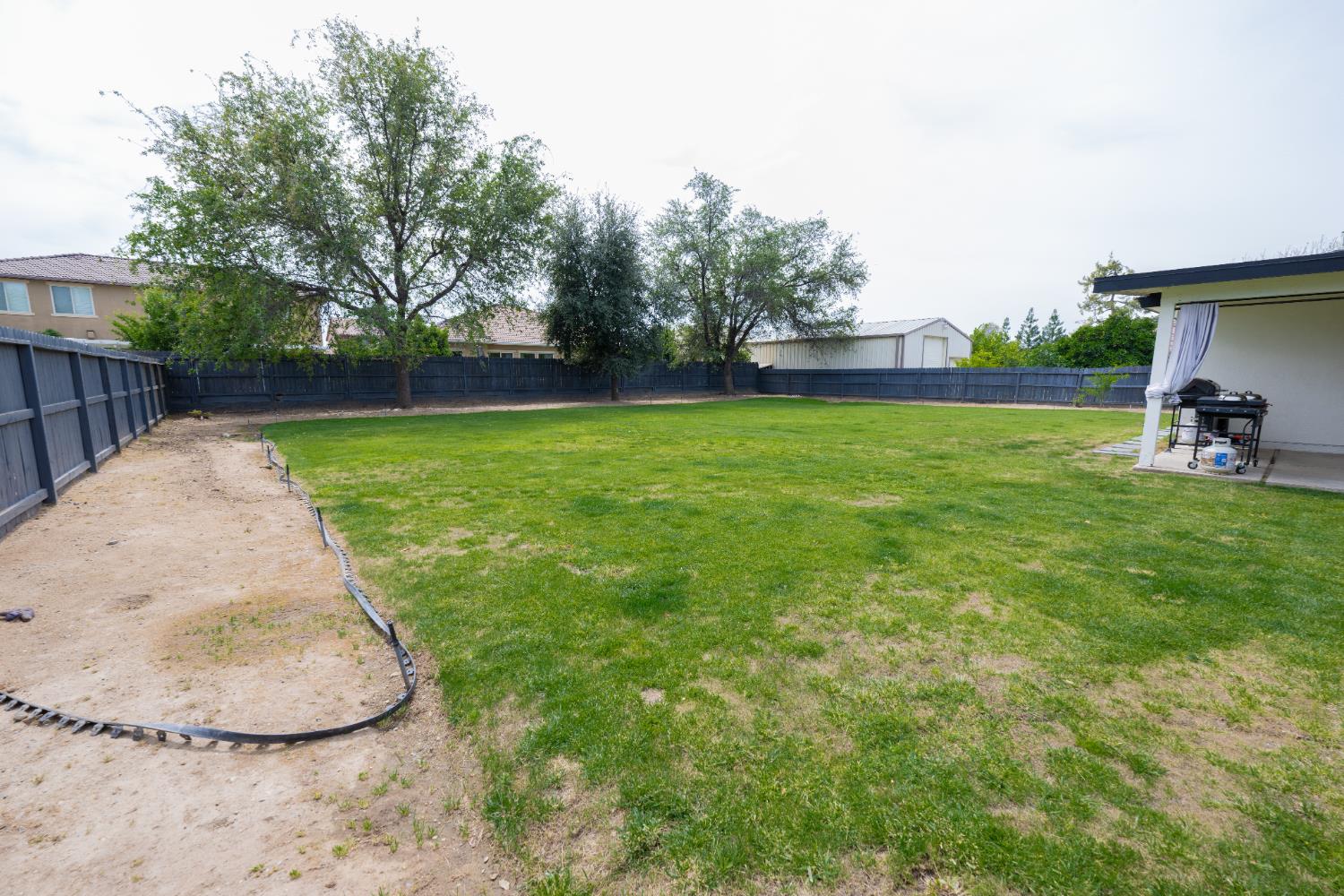 2064 Ashlan Ave, Clovis, CA 93611