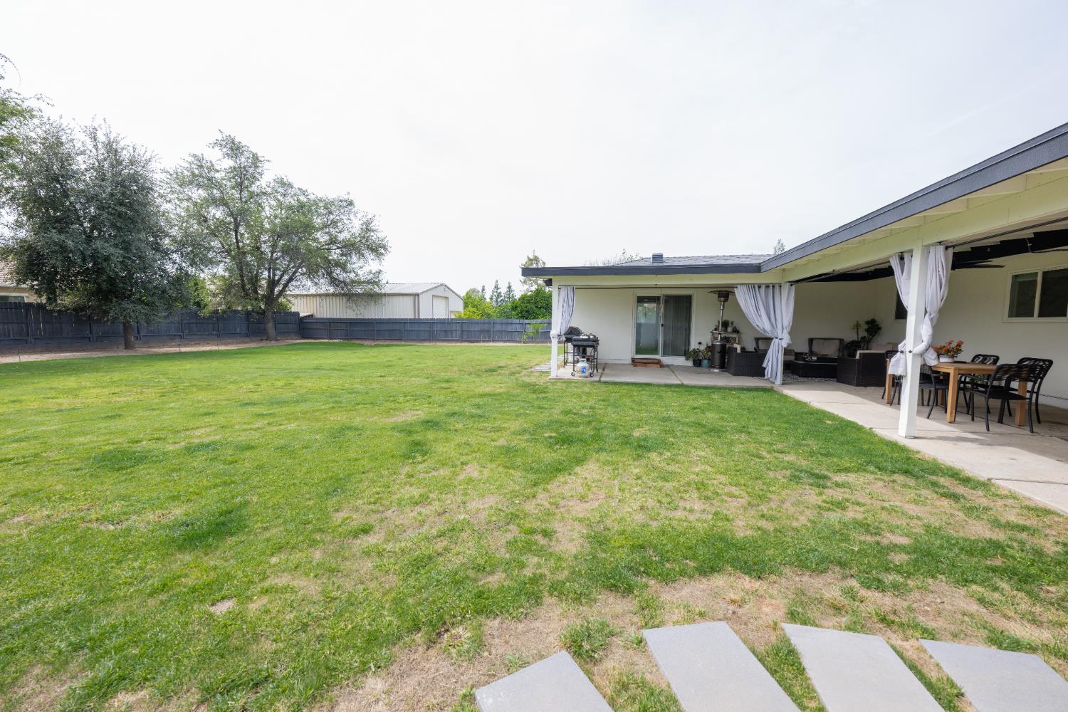 2064 Ashlan Ave, Clovis, CA 93611