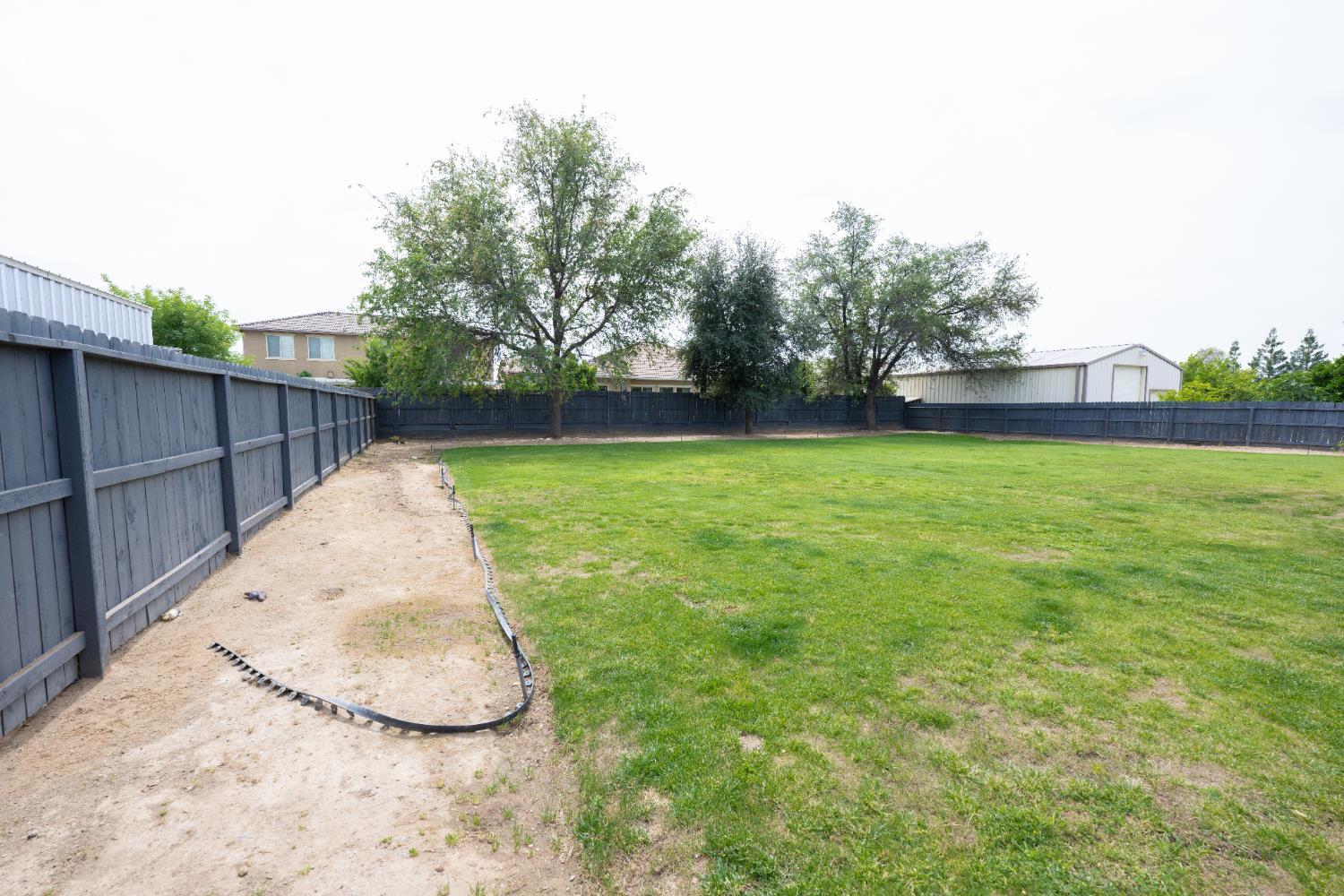 2064 Ashlan Ave, Clovis, CA 93611