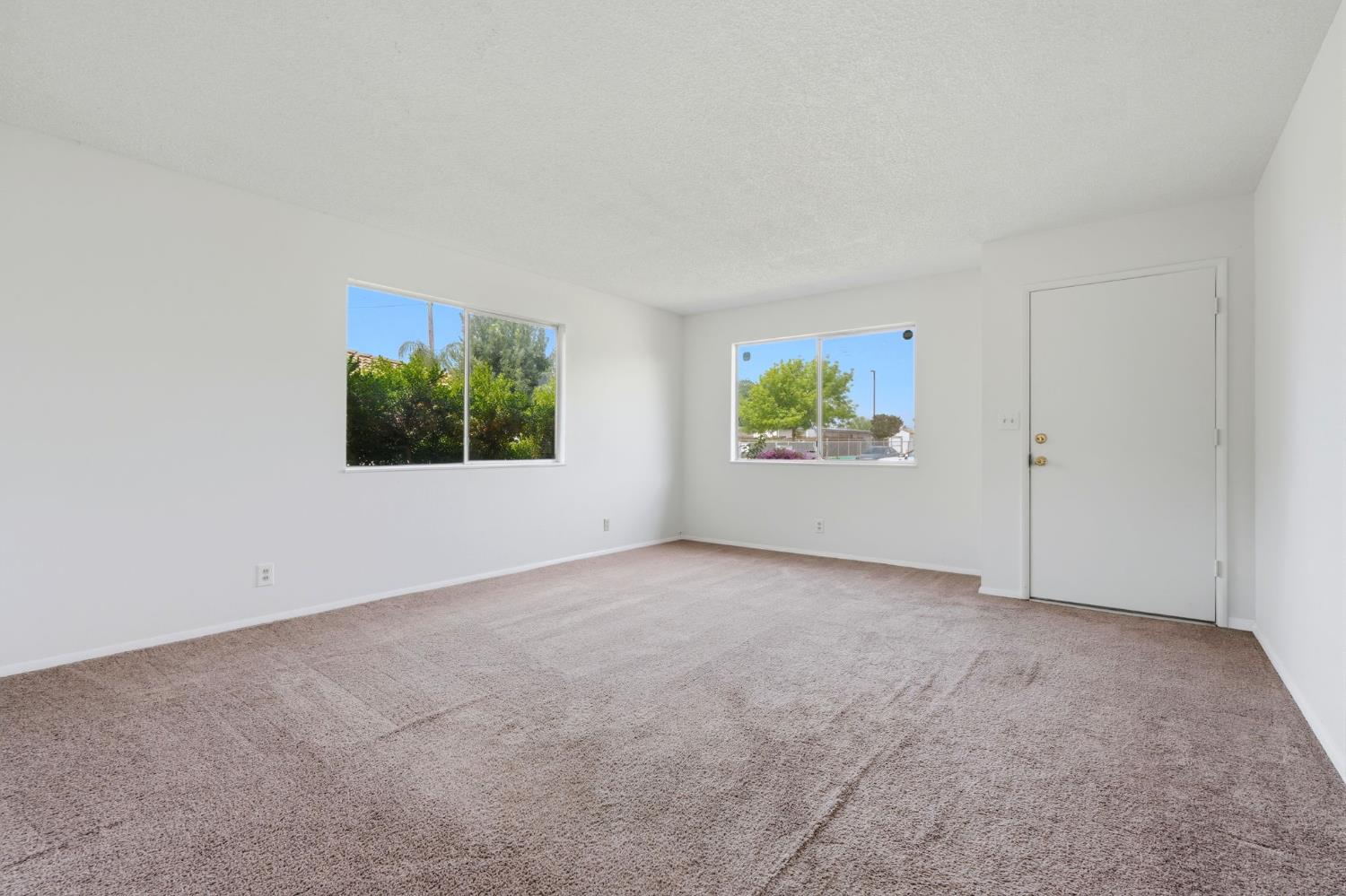 1123 E Washington Ave, Reedley, CA 93654