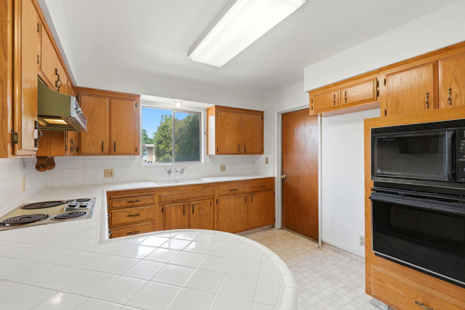 1123 E Washington Ave, Reedley, CA 93654