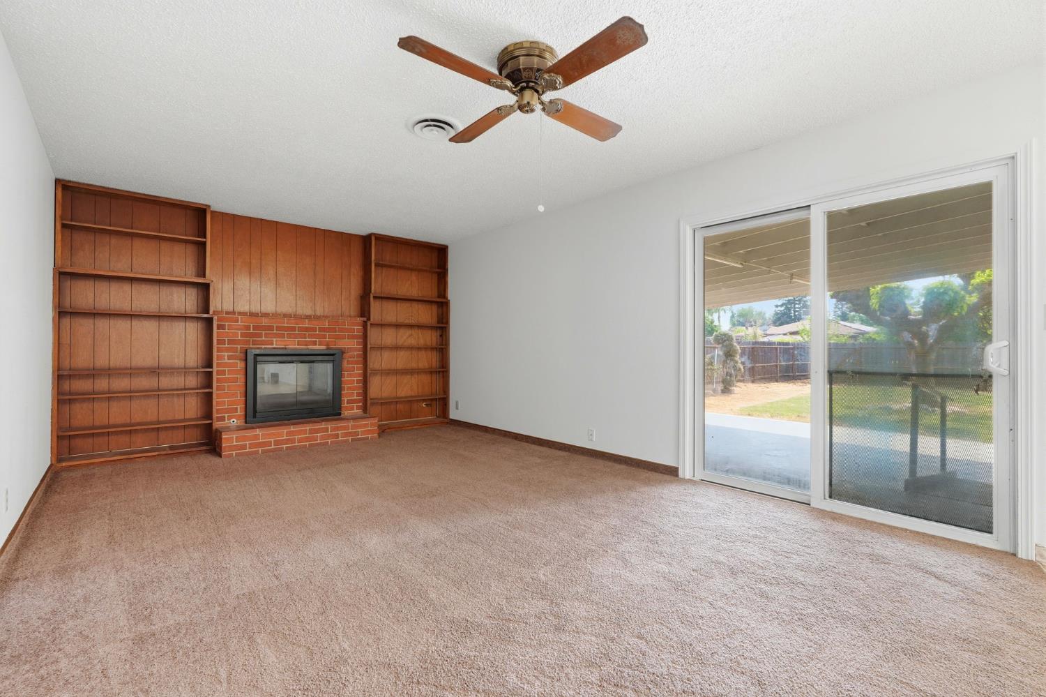 1123 E Washington Ave, Reedley, CA 93654