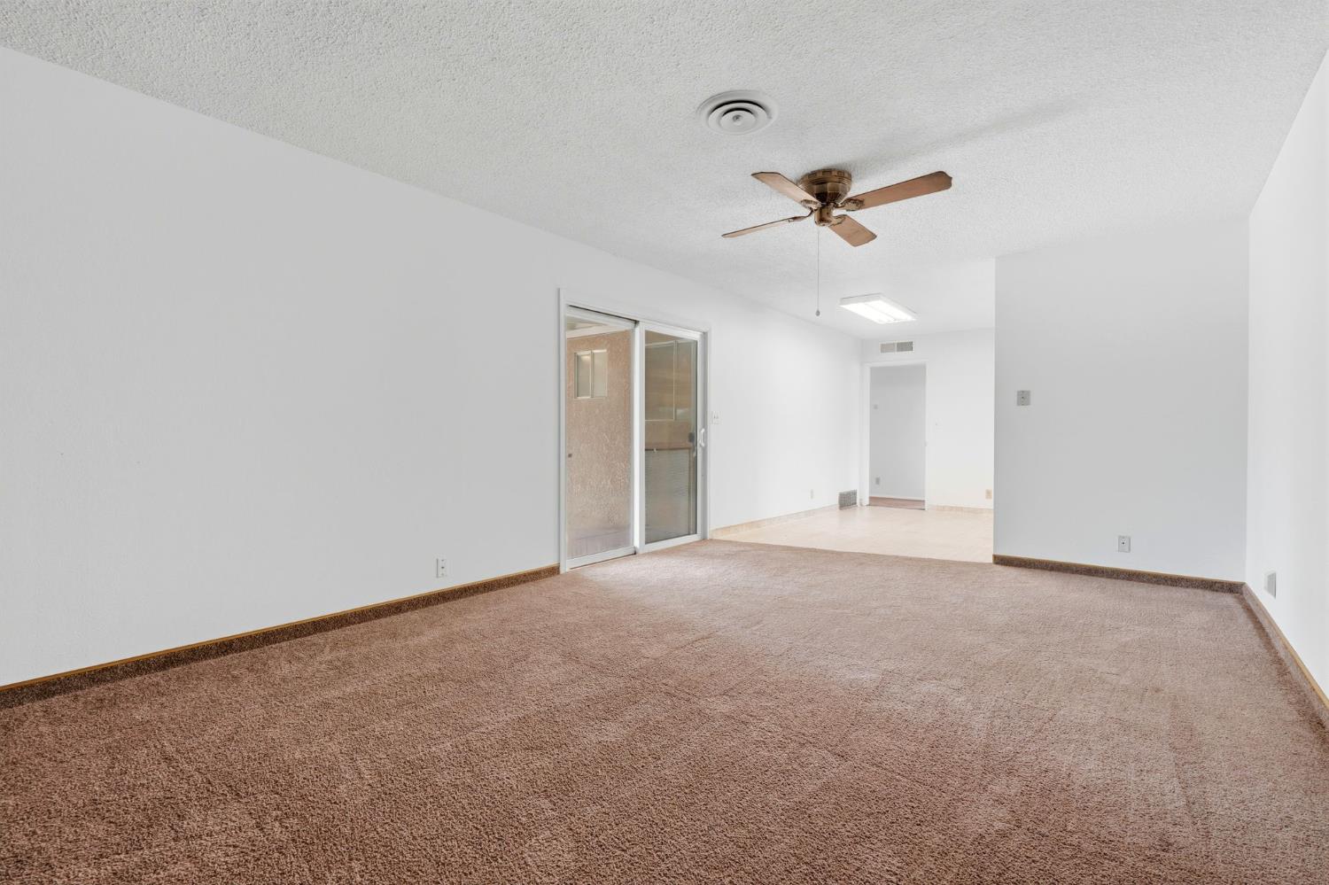 1123 E Washington Ave, Reedley, CA 93654