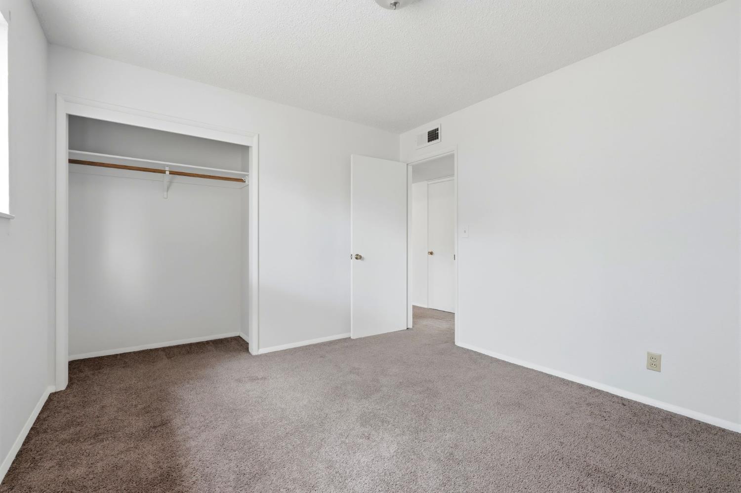 1123 E Washington Ave, Reedley, CA 93654