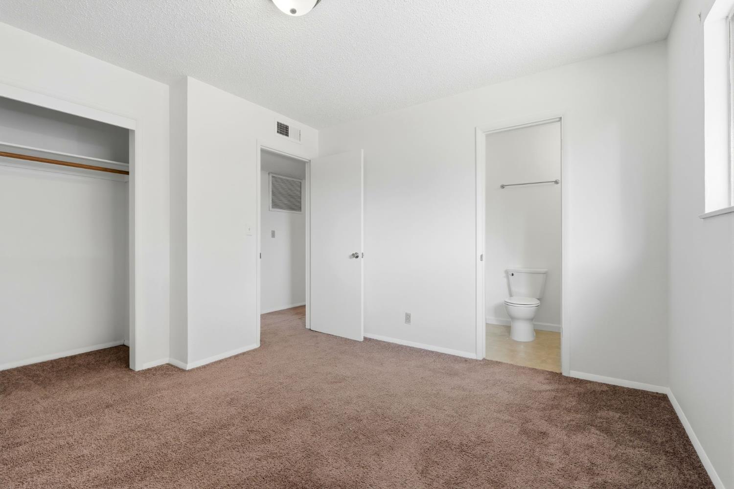 1123 E Washington Ave, Reedley, CA 93654