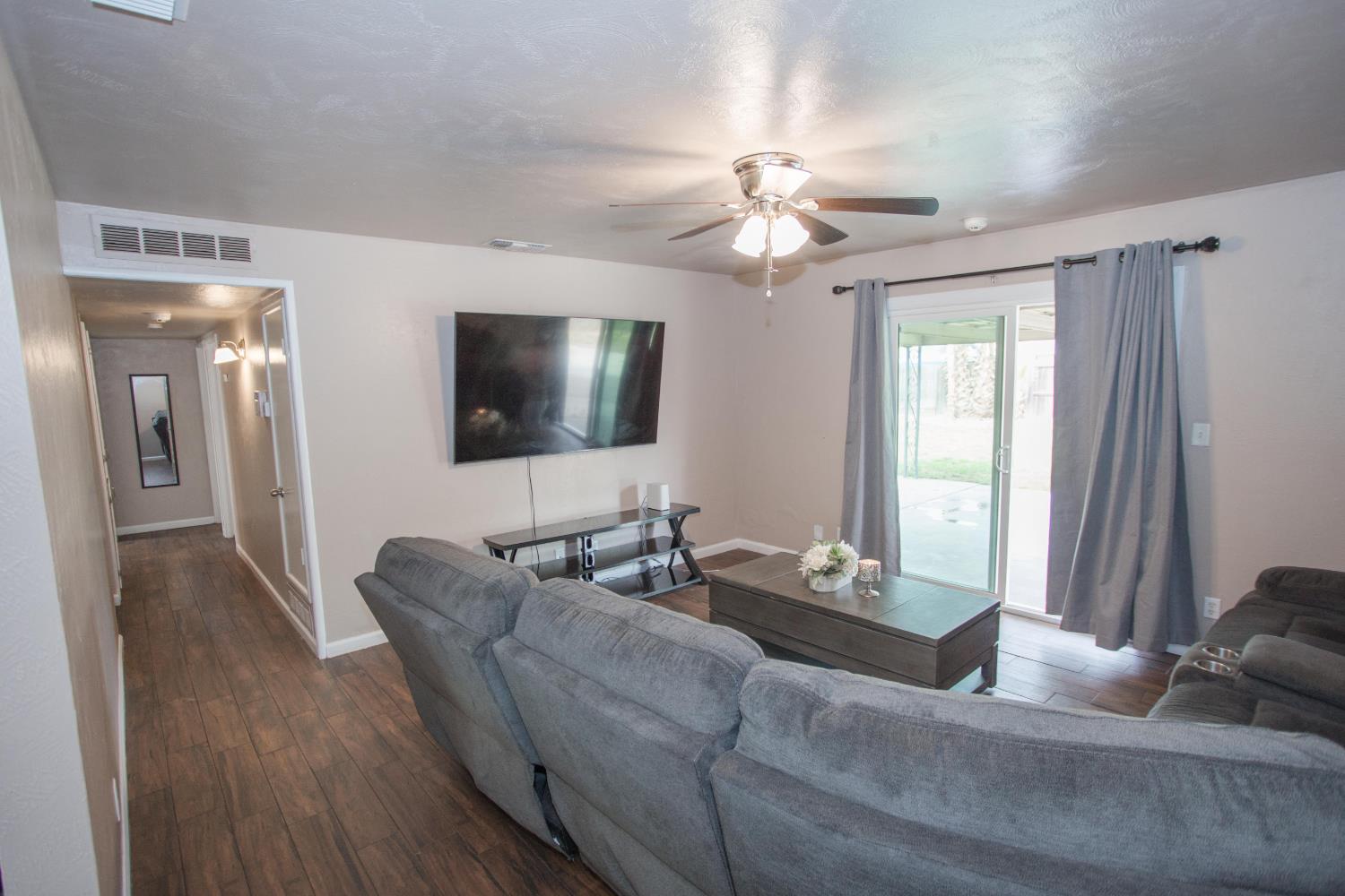 5625 E Tarpey Dr, Fresno, CA 93727