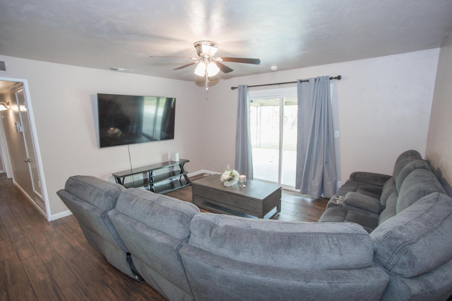 5625 E Tarpey Dr, Fresno, CA 93727