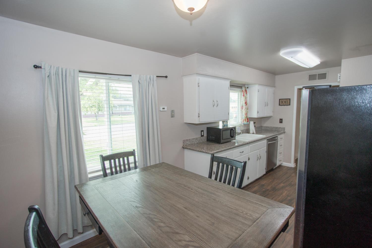 5625 E Tarpey Dr, Fresno, CA 93727