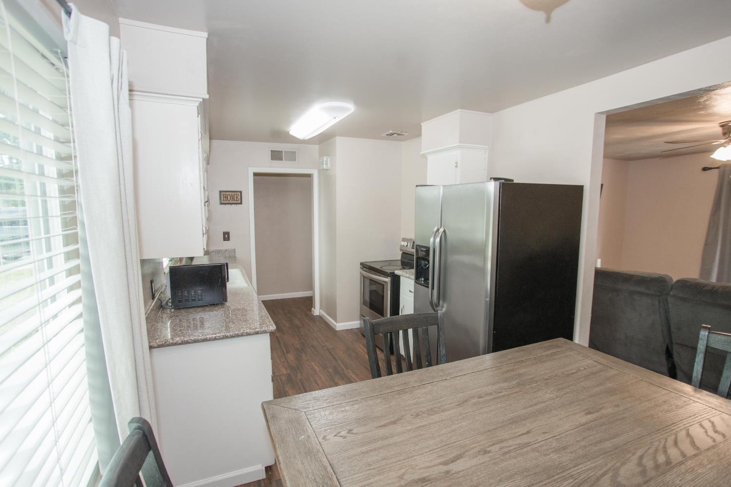 5625 E Tarpey Dr, Fresno, CA 93727