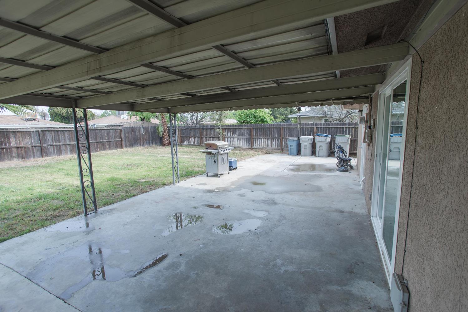 5625 E Tarpey Dr, Fresno, CA 93727