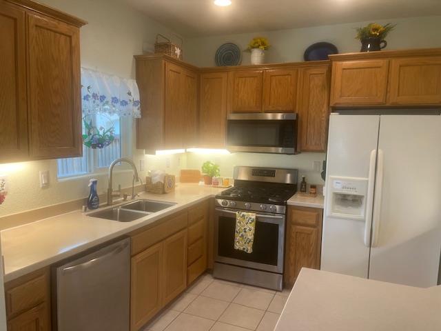 812 Via Rosa, Los Banos, CA 93635