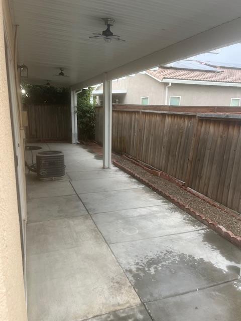 812 Via Rosa, Los Banos, CA 93635