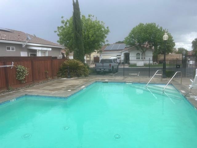 812 Via Rosa, Los Banos, CA 93635