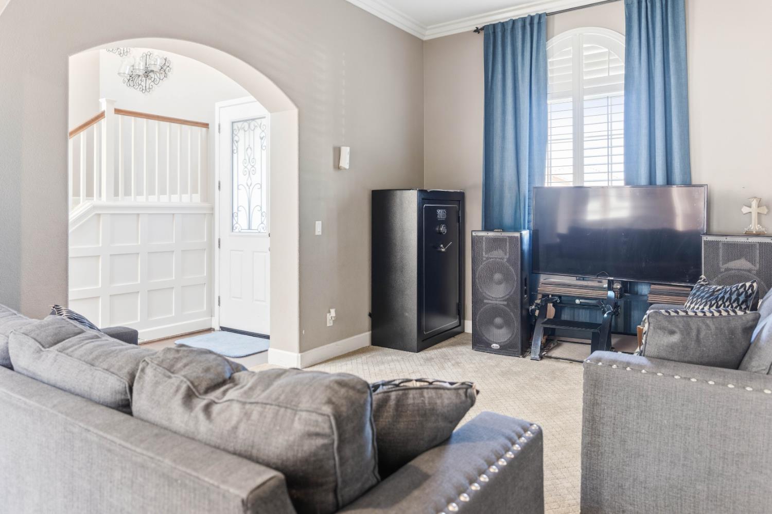 15627 W Botelho, Kerman, CA 93630