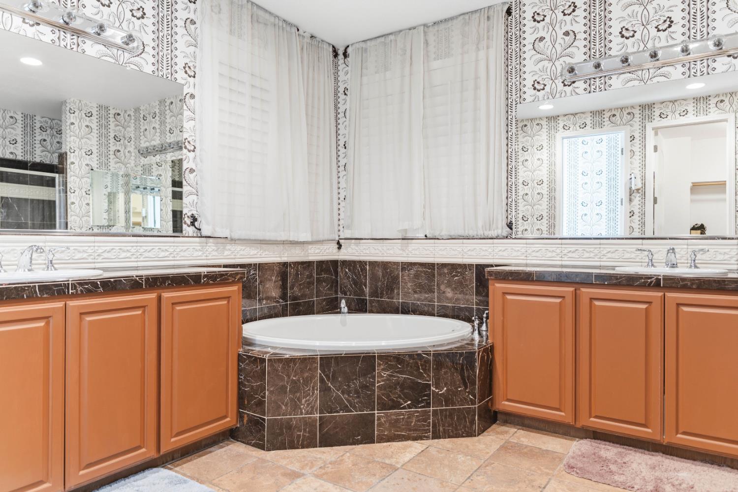 15627 W Botelho, Kerman, CA 93630