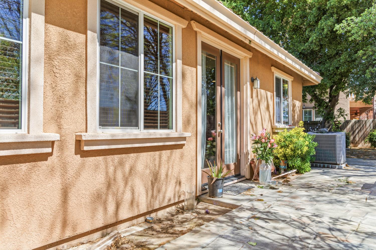 15627 W Botelho, Kerman, CA 93630