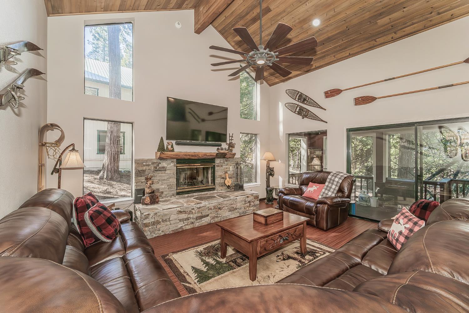 41190 Heartwood Ln, Shaver Lake, CA 93664