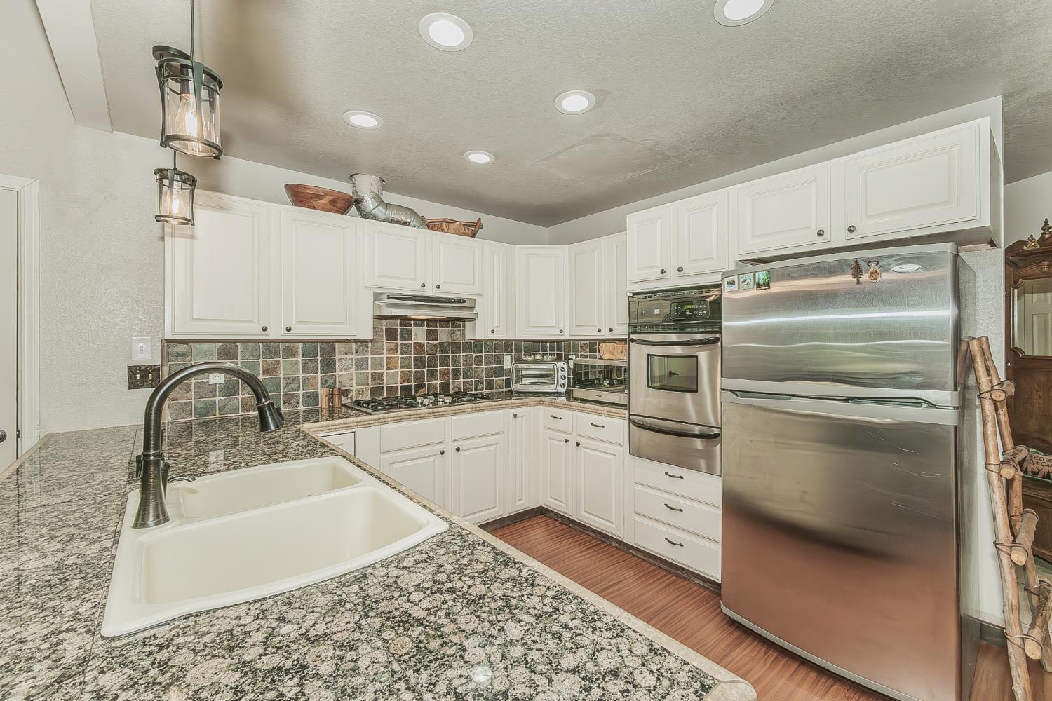 41190 Heartwood Ln, Shaver Lake, CA 93664