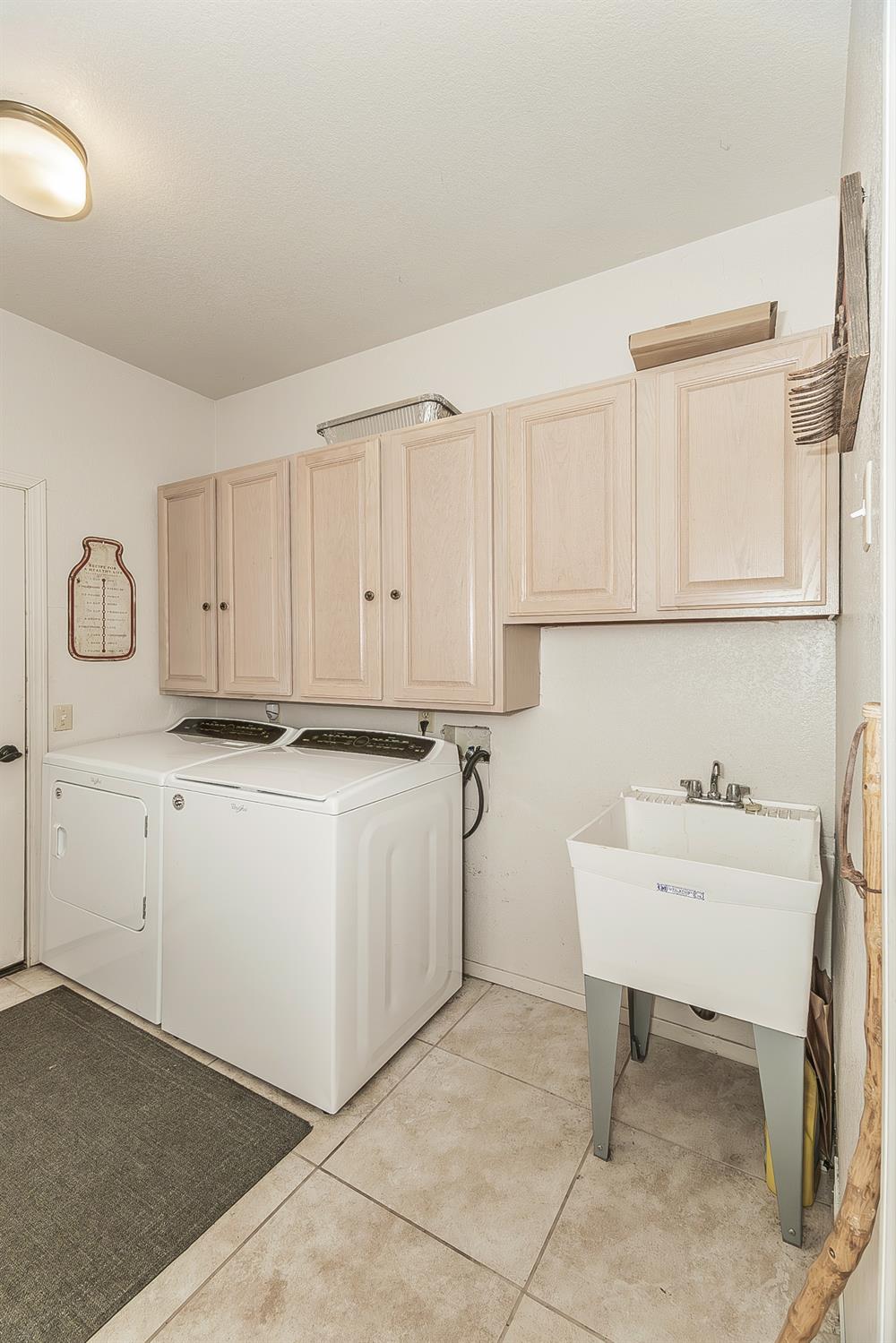 41190 Heartwood Ln, Shaver Lake, CA 93664