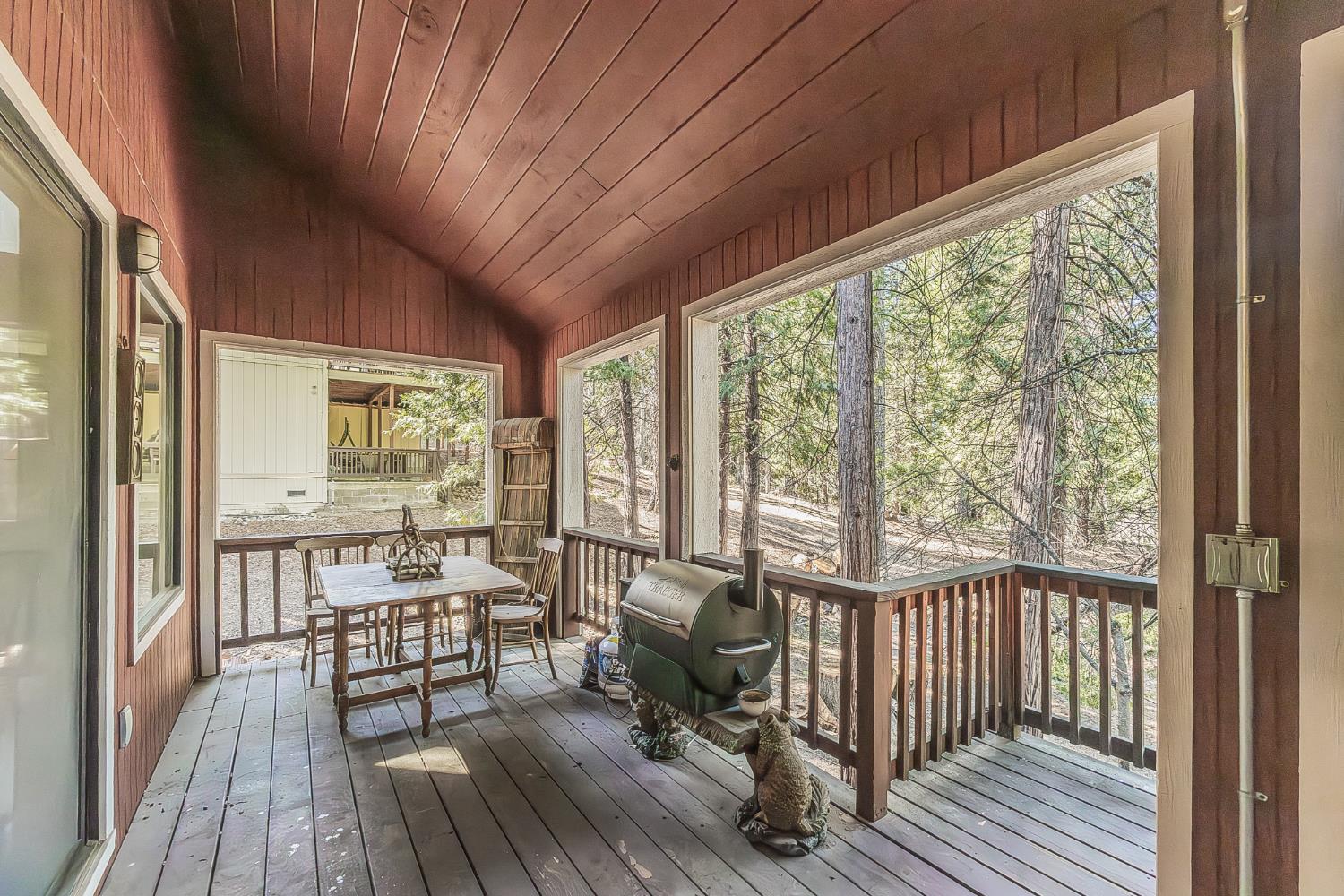 41190 Heartwood Ln, Shaver Lake, CA 93664