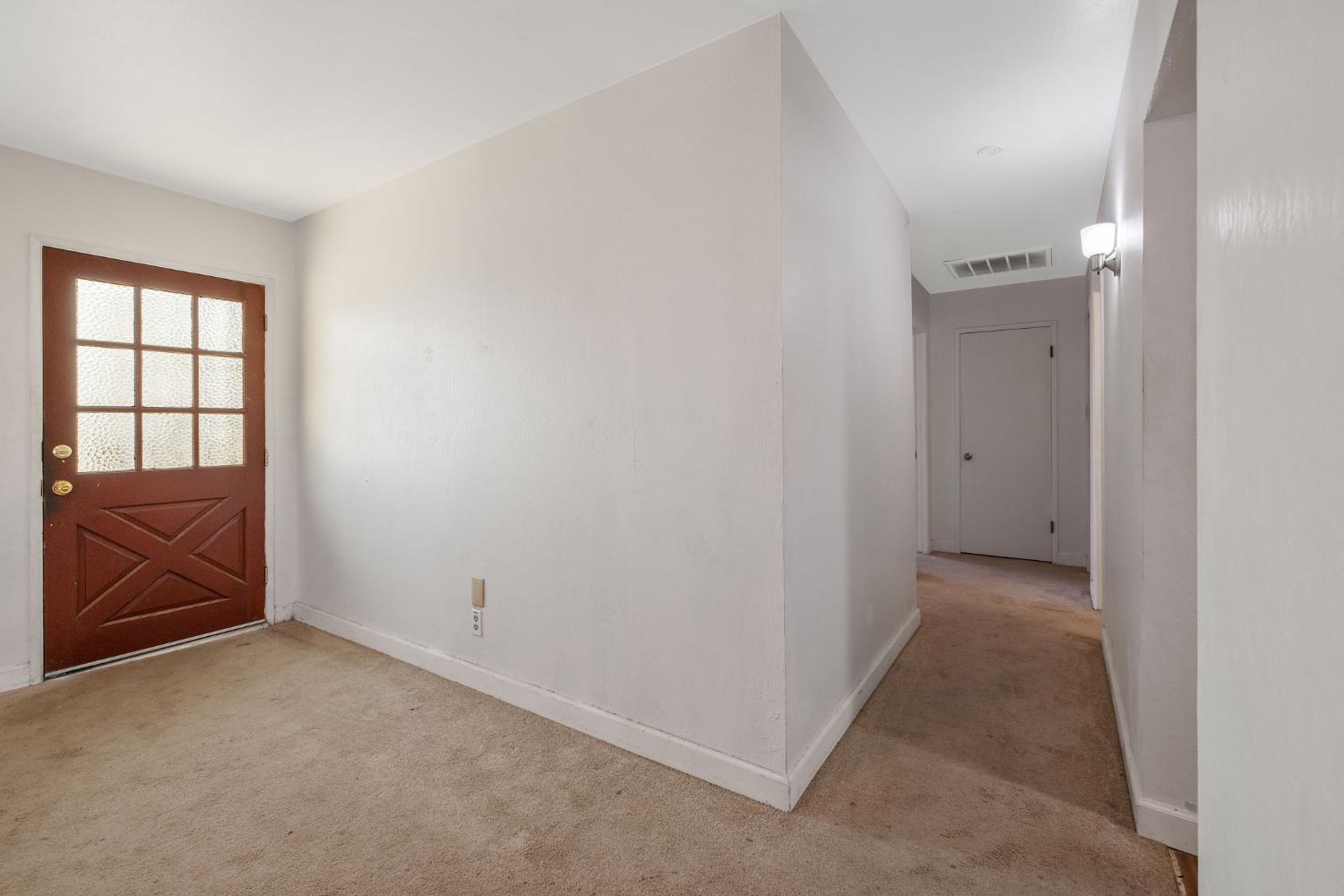 10840 Beverly Dr, Hanford, CA 93230