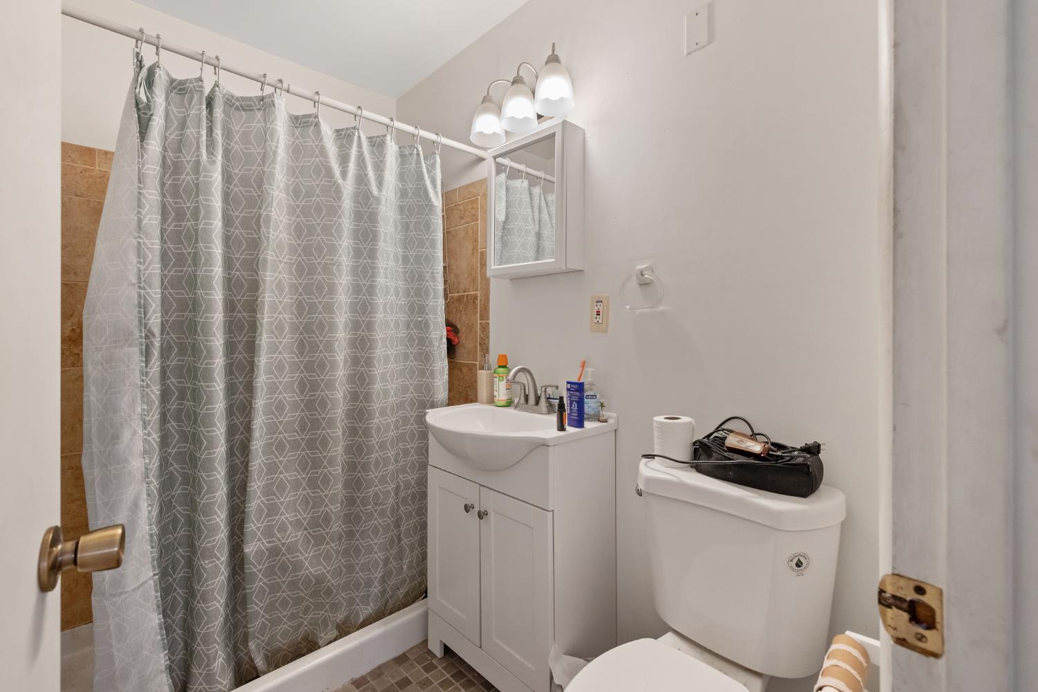 10840 Beverly Dr, Hanford, CA 93230