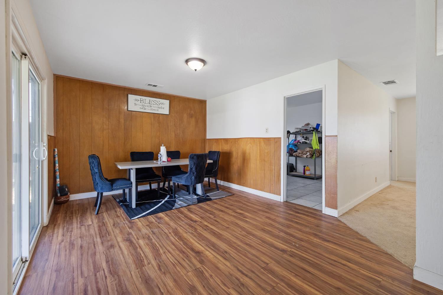 10840 Beverly Dr, Hanford, CA 93230