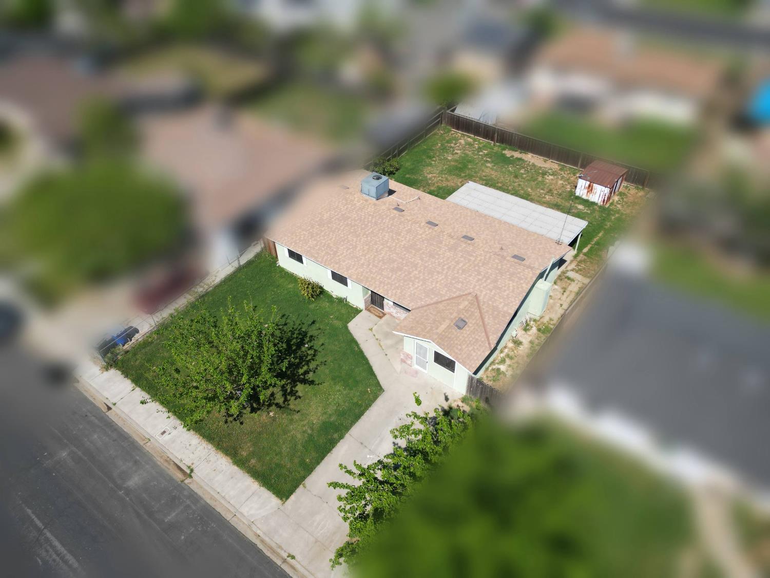 10840 Beverly Dr, Hanford, CA 93230