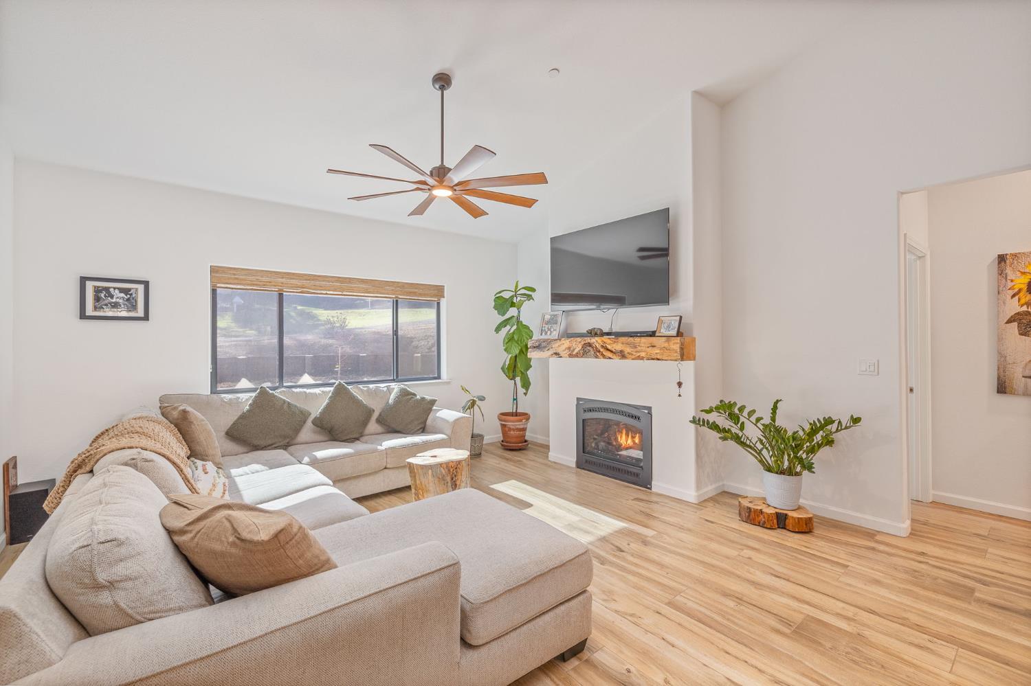 36273 Finegold Creek Dr, North Fork, CA 93643