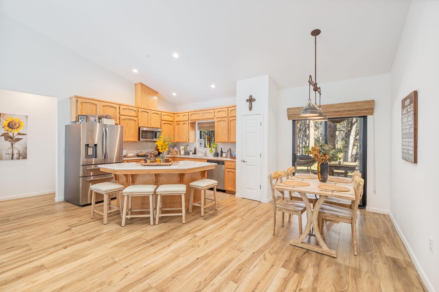 36273 Finegold Creek Dr, North Fork, CA 93643