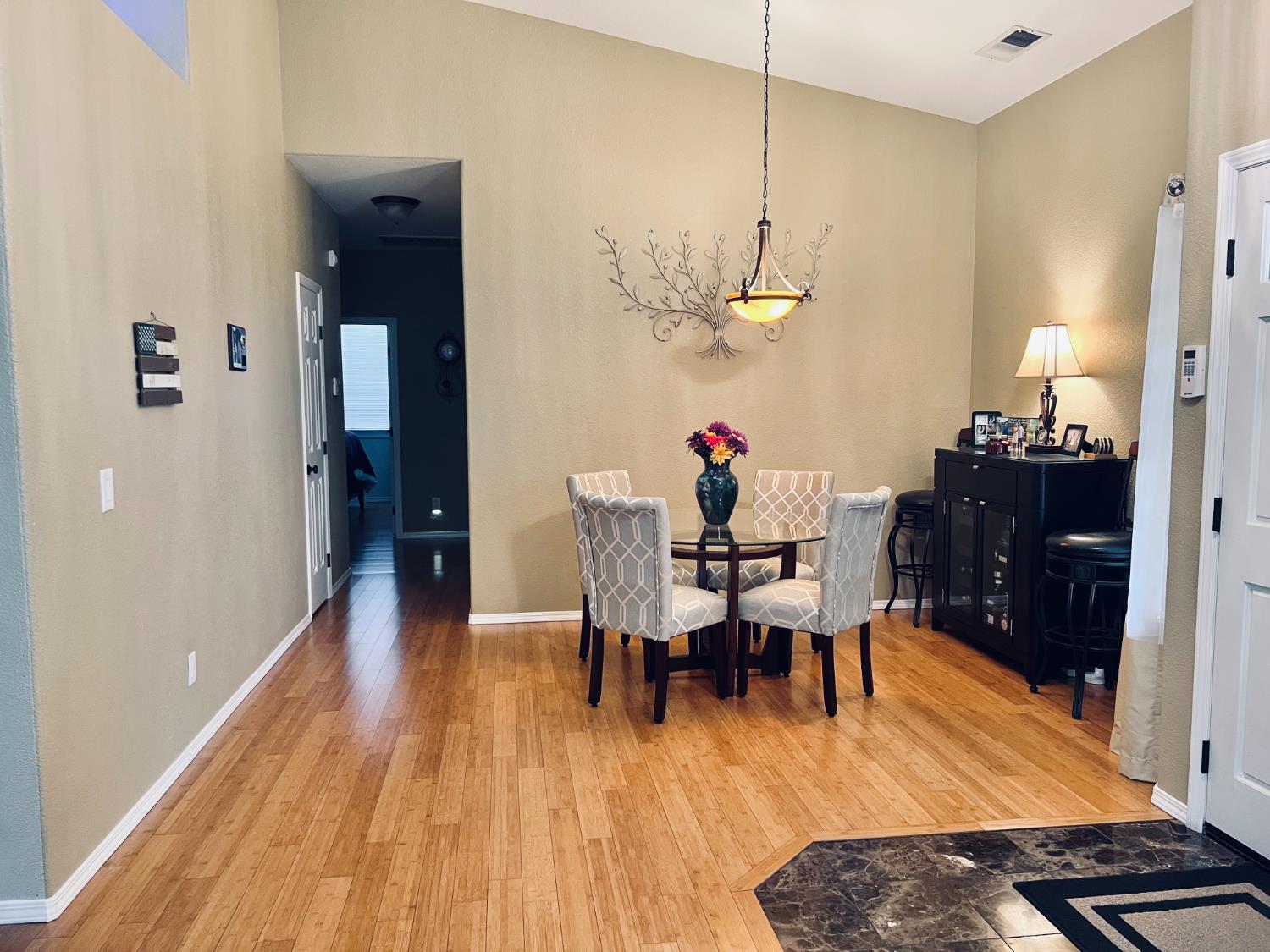 2265 E Utah Ave, Fresno, CA 93720