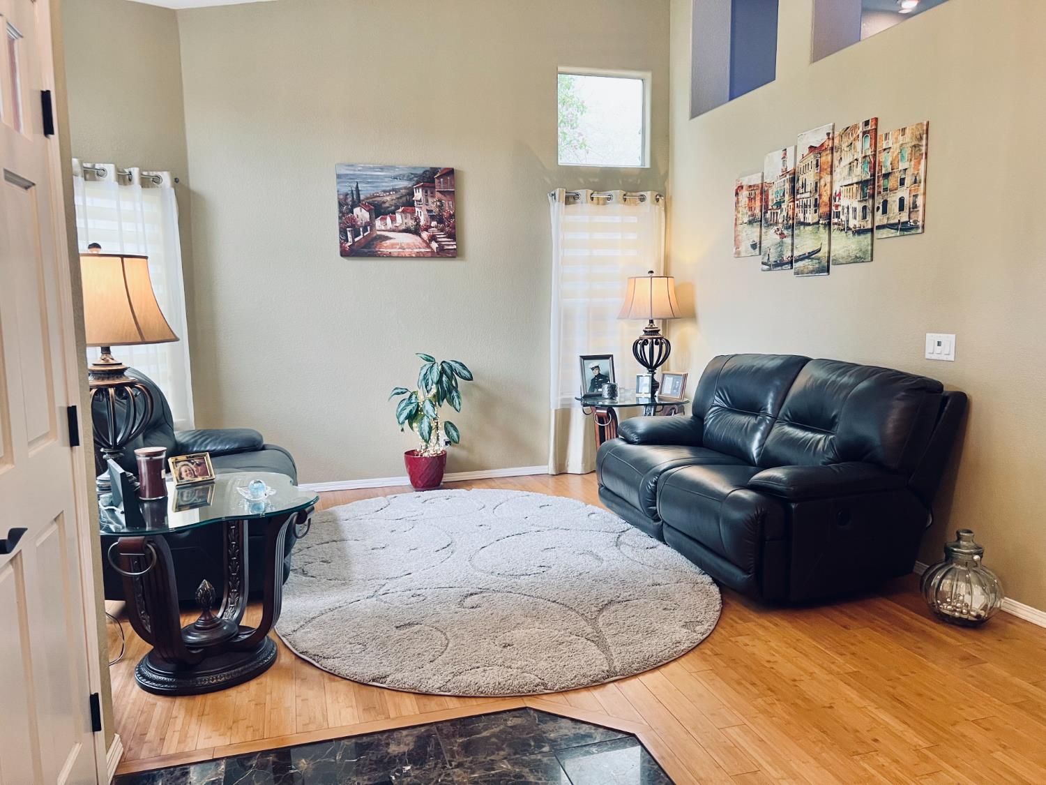 2265 E Utah Ave, Fresno, CA 93720