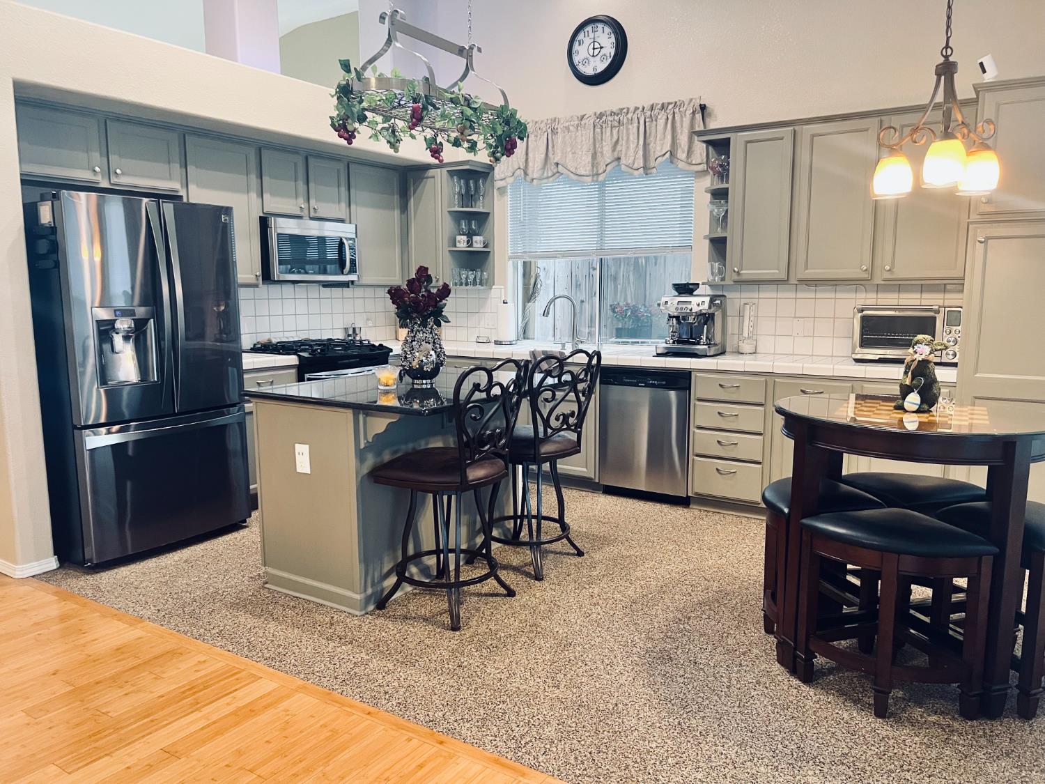 2265 E Utah Ave, Fresno, CA 93720