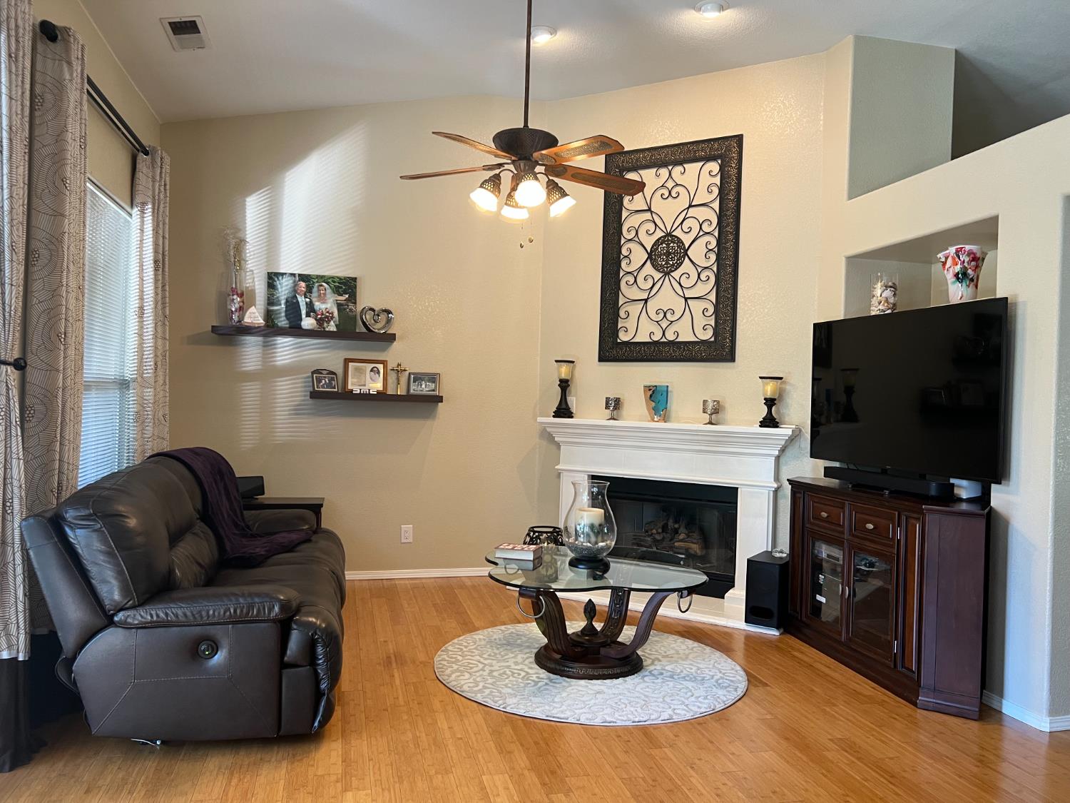 2265 E Utah Ave, Fresno, CA 93720