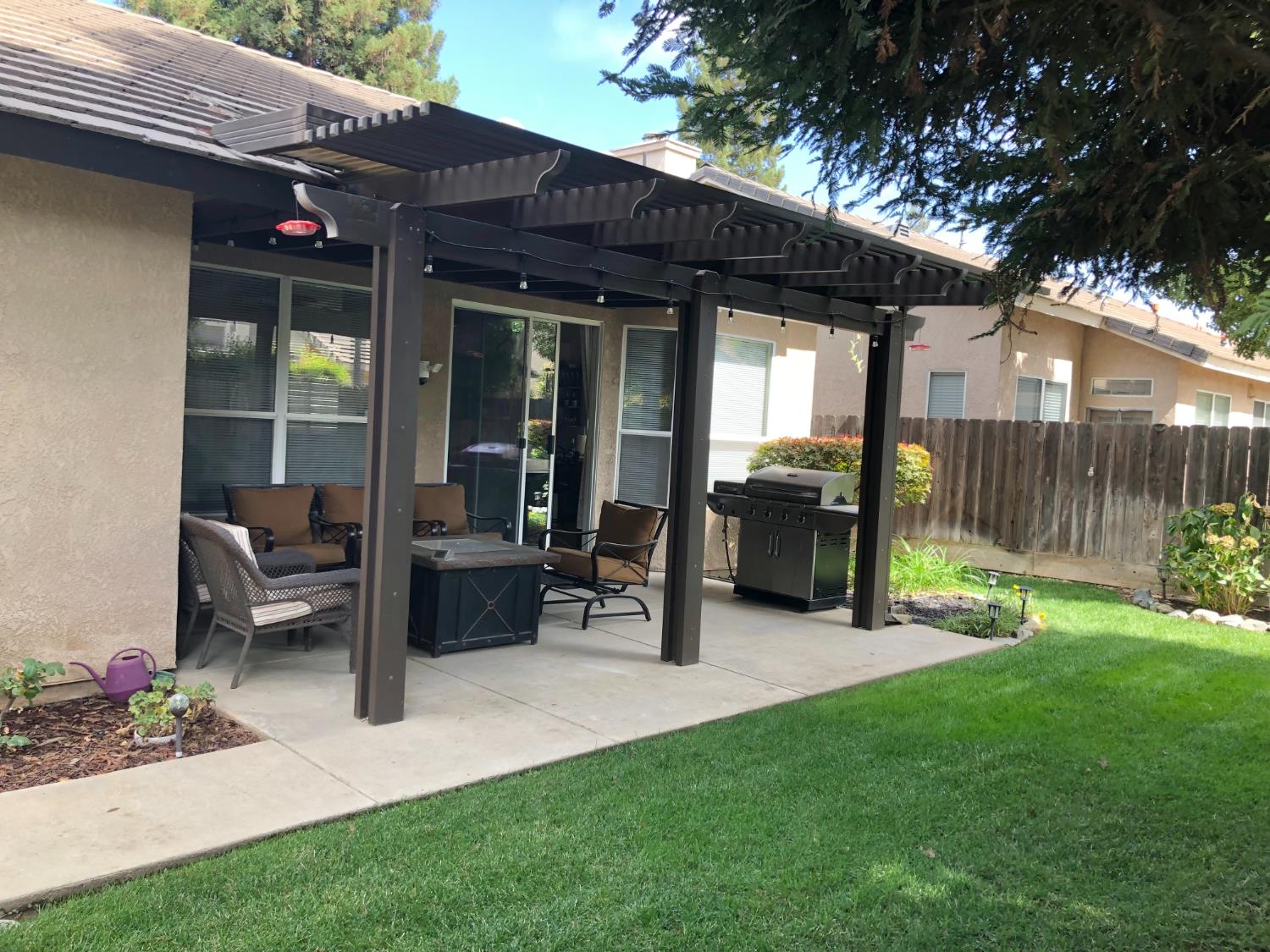 2265 E Utah Ave, Fresno, CA 93720