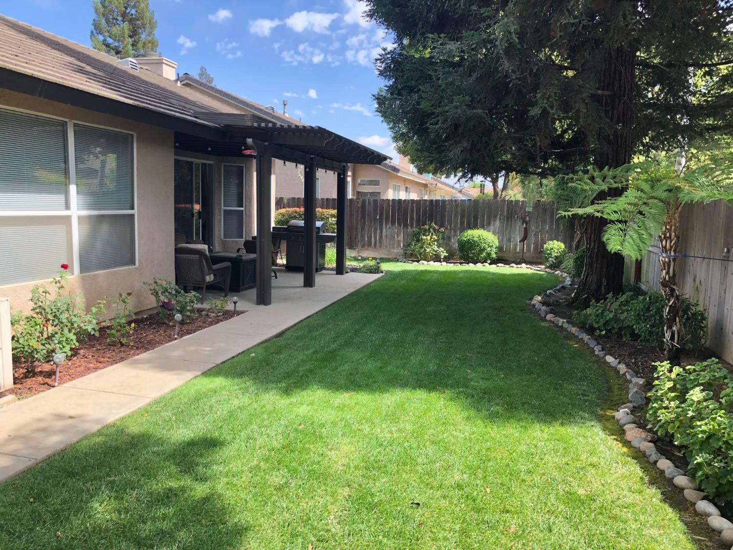 2265 E Utah Ave, Fresno, CA 93720