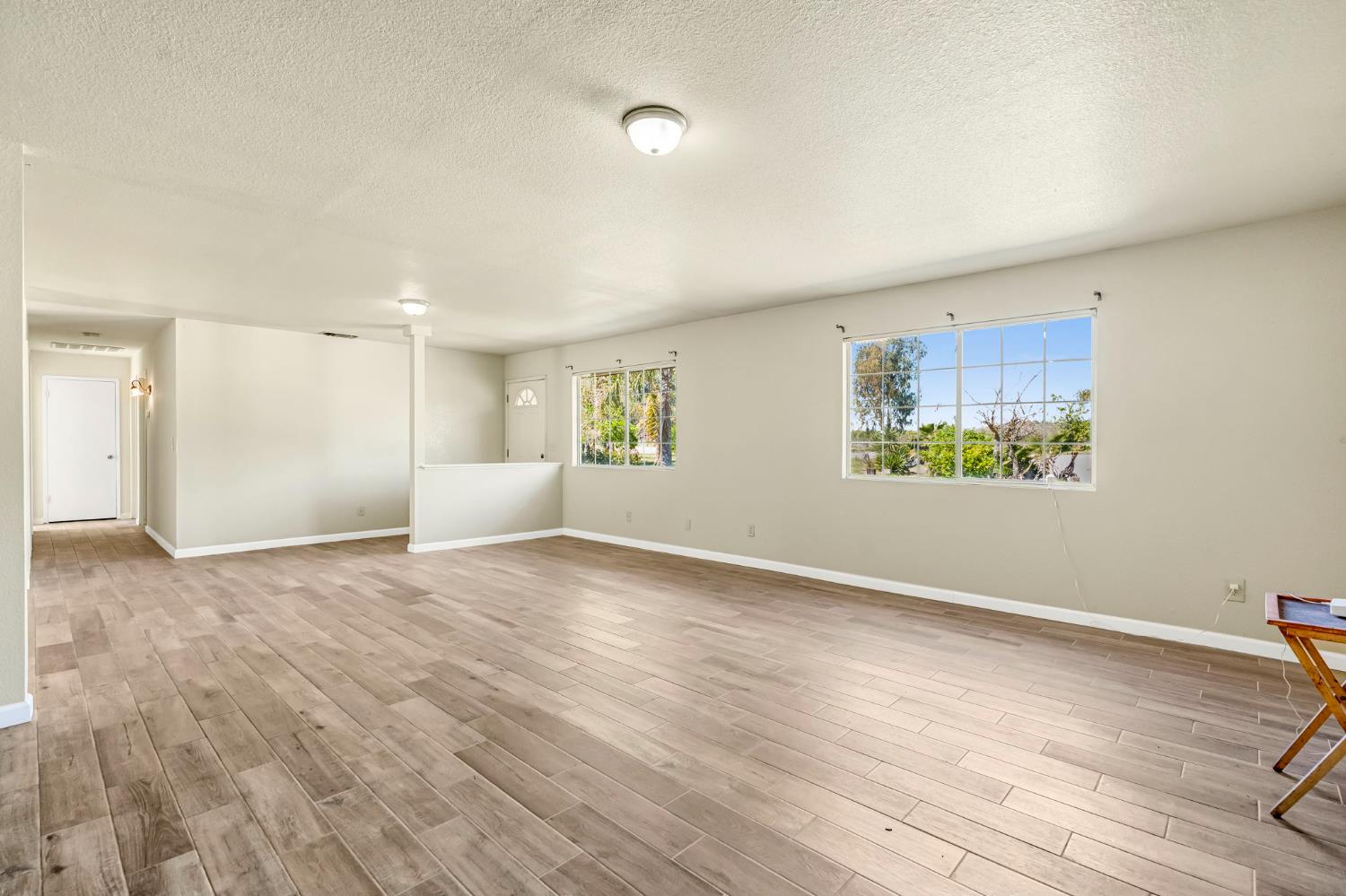 7990 S Mcmullin Grade, Fresno, CA 93706