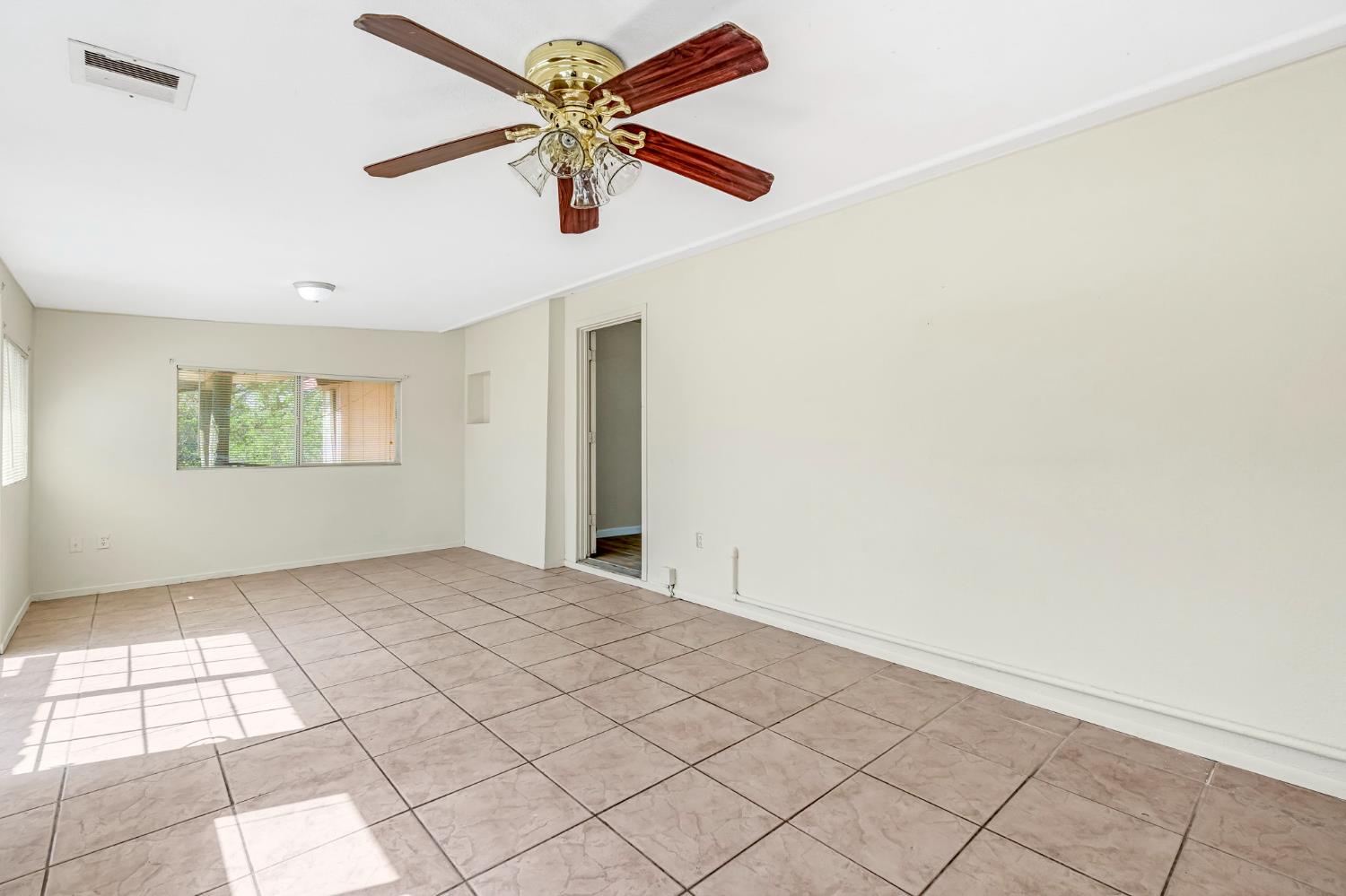 7990 S Mcmullin Grade, Fresno, CA 93706